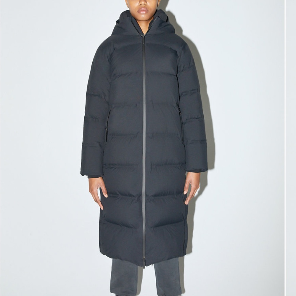 Aritzia Super World™
The Super Puff₂O™ Long